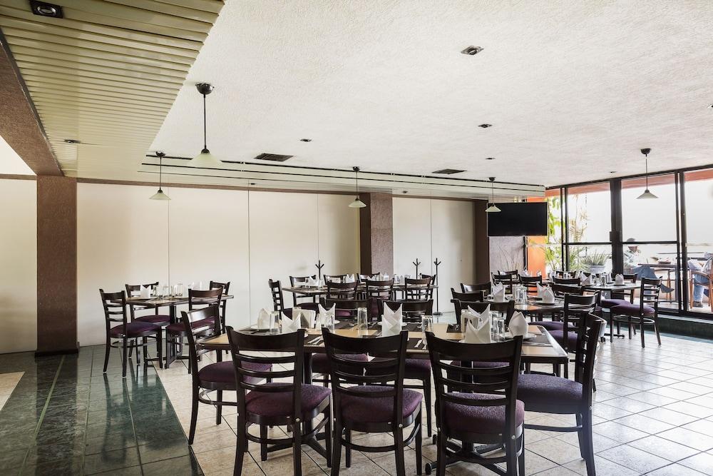 Capital O Hotel Flamingo Irapuato Exterior foto