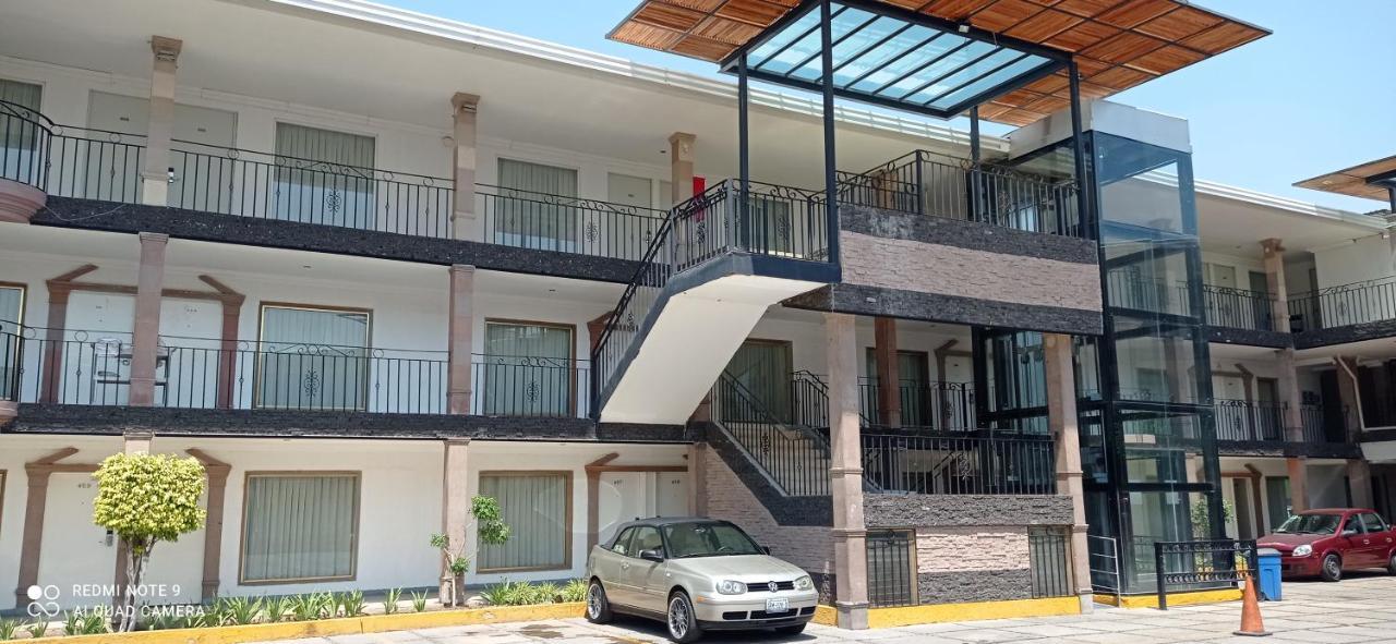 Capital O Hotel Flamingo Irapuato Exterior foto