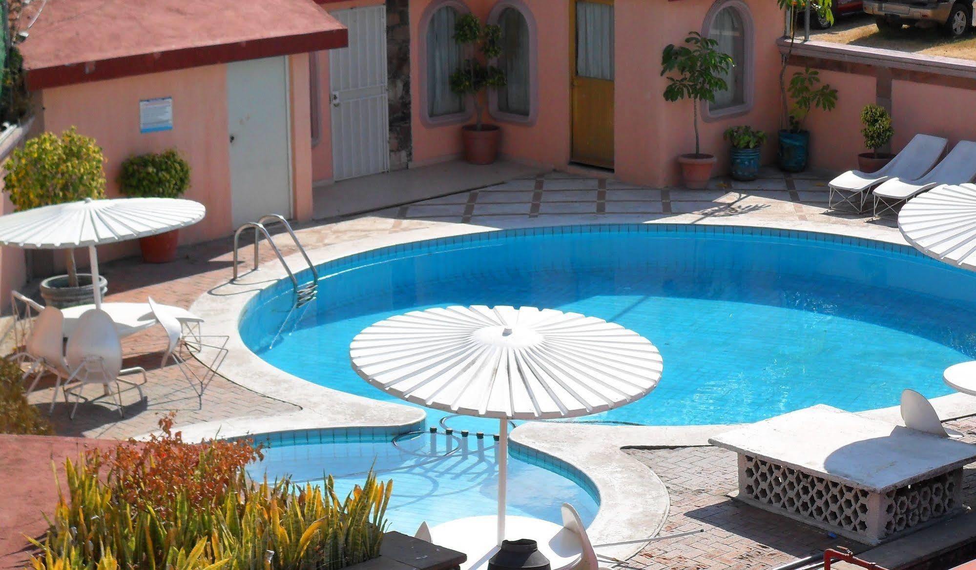 Capital O Hotel Flamingo Irapuato Exterior foto
